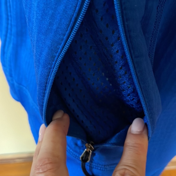 Men’s Royal Blue light weight Patagonia vest-size medium - Picture 7 of 10